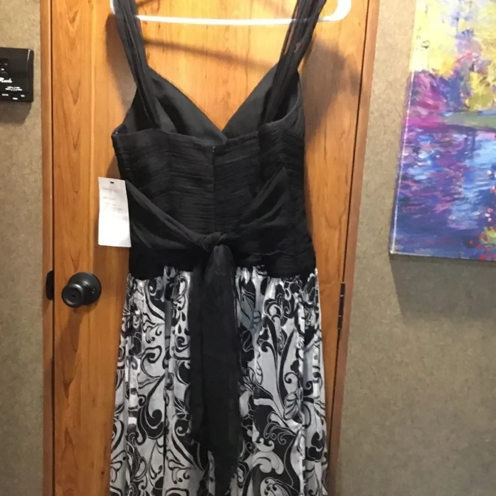 NWT Mary Bays/Victorian Royal Co.  Silk Dress Women’s Size 8. Black and White